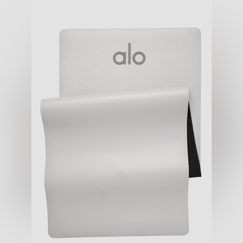 Alo Yoga Warrior Mat in Dove Grey